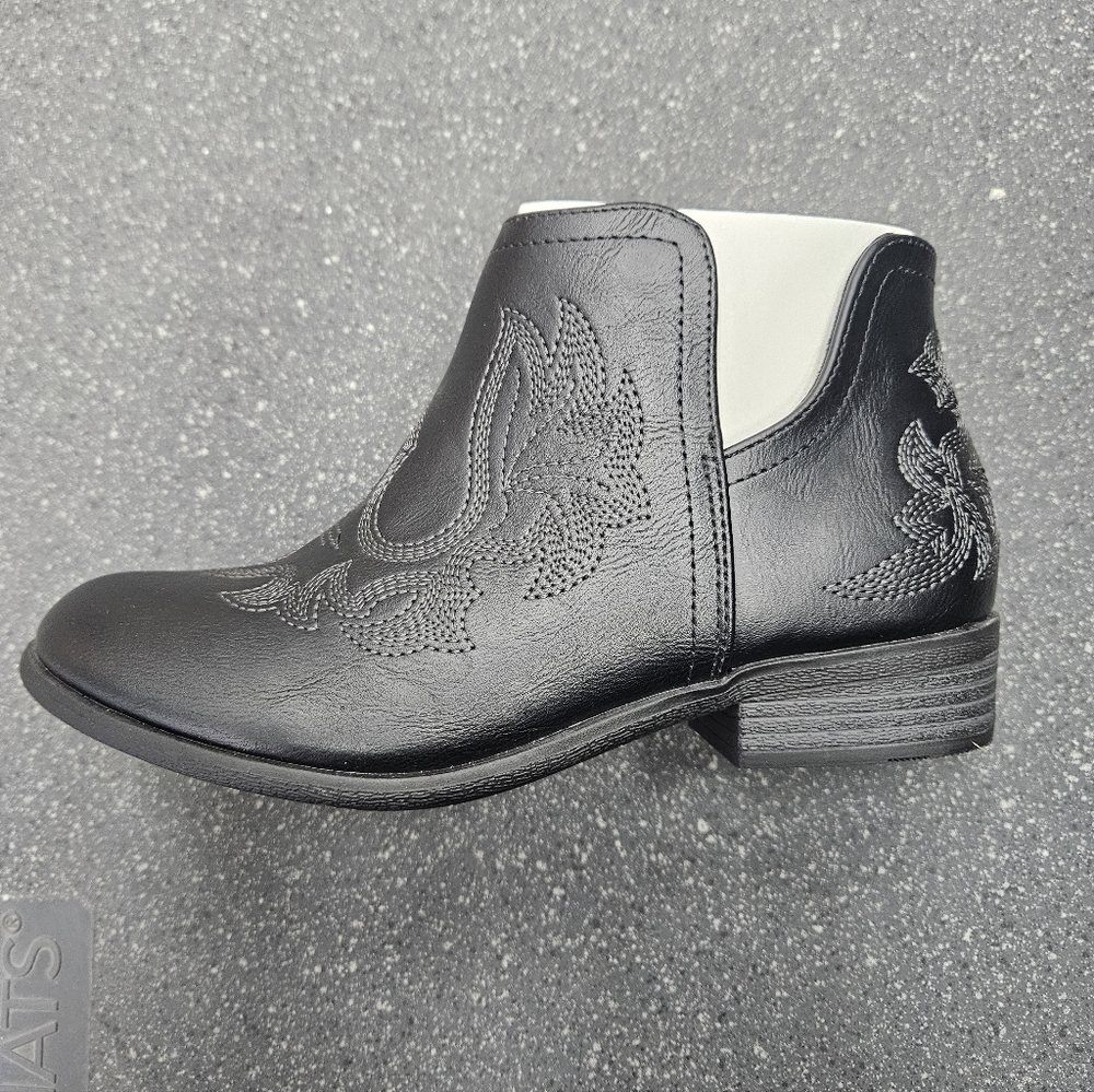 Dream Pairs Girls Western Cowboy Ankle Boots - Black Embroidered Big Kid Size 2